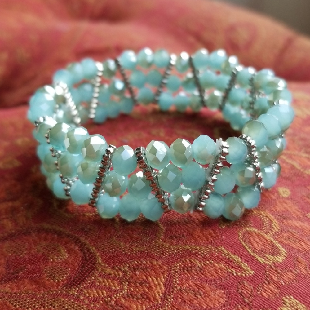 🔥 2/$20 Triple Strings Beads Fashion Bracelet NWT
